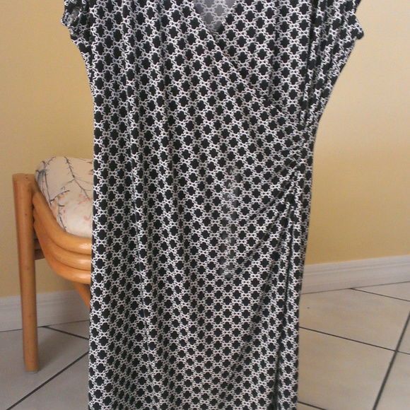 PRICE DROPPED!! NWT Nine West Cute Black & White Dress - Size M - Picture 4 of 4